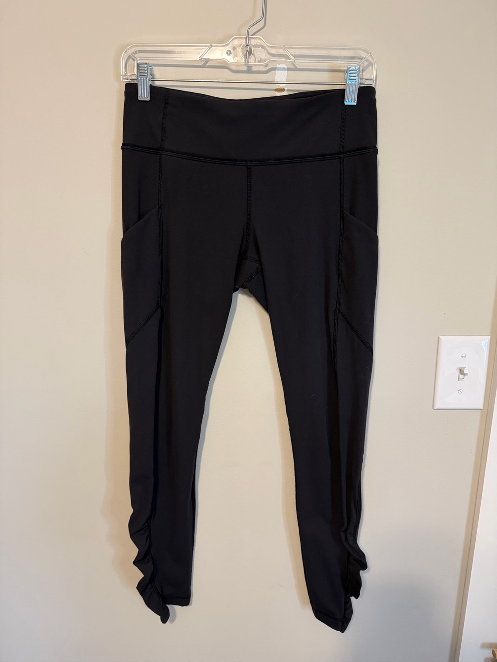 Lululemon Speed Tight Black High Rise Leggings with Pockets and Ruched Ankles - Picture 5 of 9
